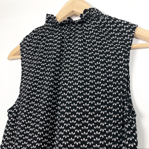 H&M Ruffle Bottom High Tie Neck Tank Blouse - Picture 6 of 7